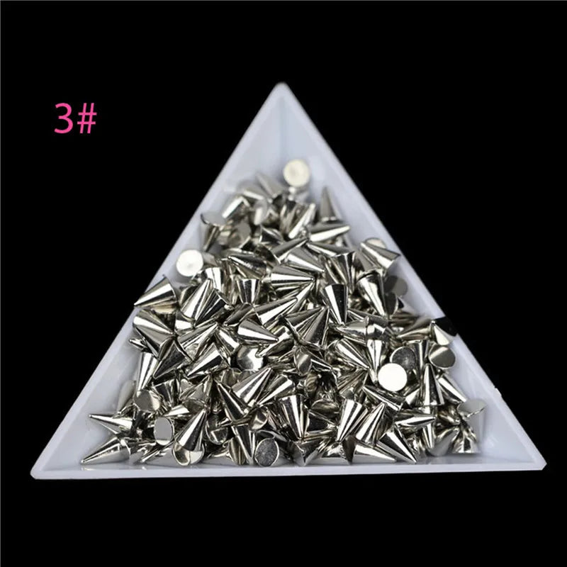 100pcs 3*3mm Arrow Rivet Decoration Nail Art Punk Spikes Stud Nail Art Tip Decoration Rivet Metallic DIY Nail Art Ornaments