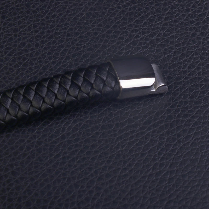Fashion Classic Black Leather Wrap Bracelet for Men Metal Magnetic Clasp Trend Bangle Bracelet Birthday Gift Jewelry