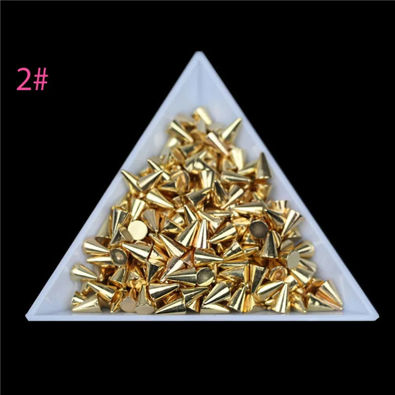 100pcs 3*3mm Arrow Rivet Decoration Nail Art Punk Spikes Stud Nail Art Tip Decoration Rivet Metallic DIY Nail Art Ornaments