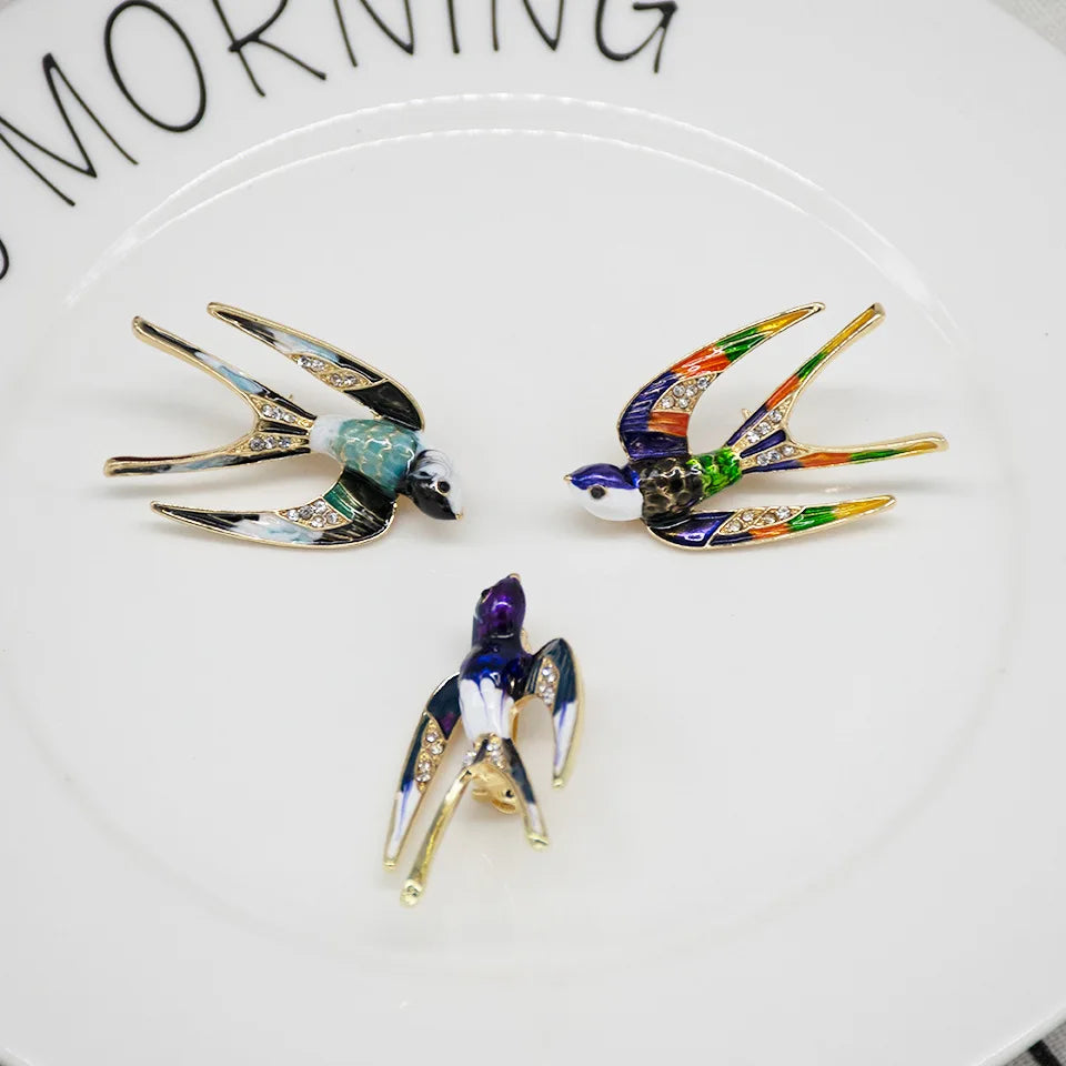 Wholesale Premium Lovely Crystal Swallow Animal Brooch Bird Lapel Pin Badge for Women Rhinestone  Jewelry