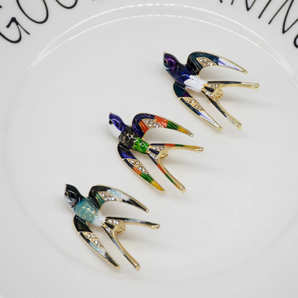 Wholesale Premium Lovely Crystal Swallow Animal Brooch Bird Lapel Pin Badge for Women Rhinestone  Jewelry