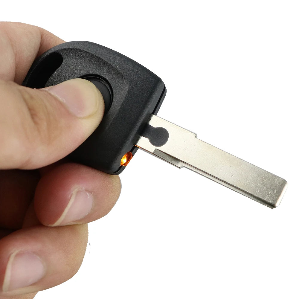 YIQIXIN HU66 Blade Blank Car Key Case ID48 Chip For VW Polo Golf for SEAT Ibiza Leon B5 Passat For SKODA Octavia With Light Fob